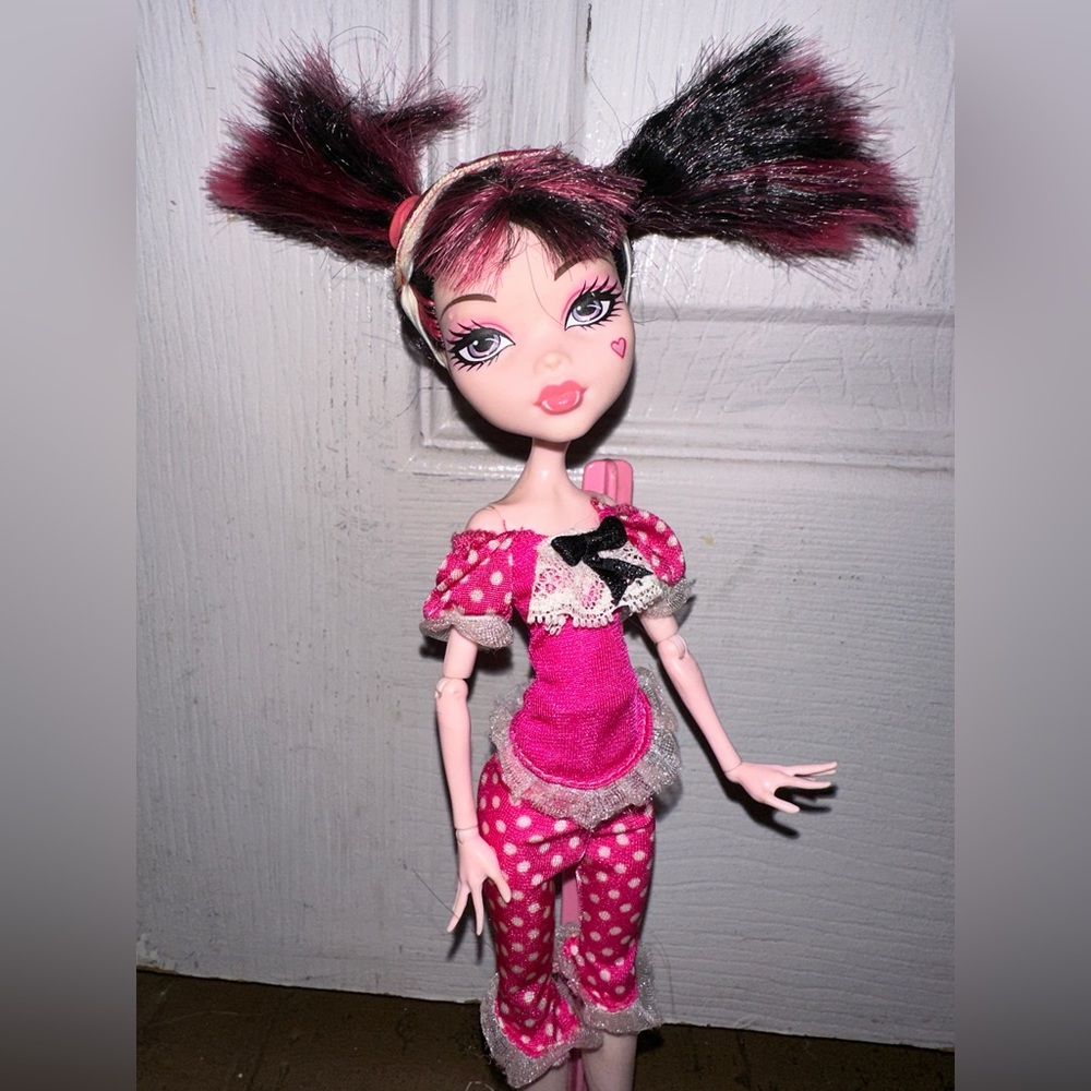 MONSTER High Dead Tired Draculaura Doll OOB